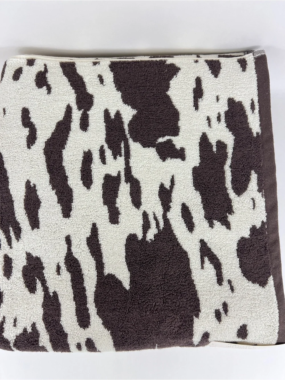 Rachel Zoe Bath Towels Cow Print Brown and Cream Soft 100% Cotton Set of 2 NEW
